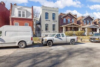 3833 Oregon Ave in St. Louis, MO - Building Photo - Building Photo