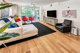 6910 Satinleaf Rd N in Naples, FL - Building Photo - Building Photo