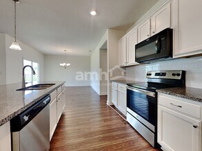 5786 Hampton Creek Rd in Jacksonville, FL - Foto de edificio - Building Photo