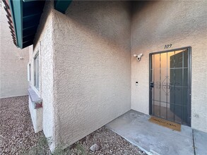 6750 Del Rey Ave in Las Vegas, NV - Building Photo - Building Photo