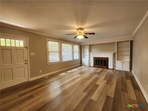 564 Laurel Ln in New Braunfels, TX - Building Photo - Building Photo