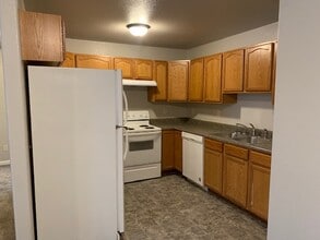 811 Mallow St, Unit 4 in Rapid City, SD - Foto de edificio - Building Photo