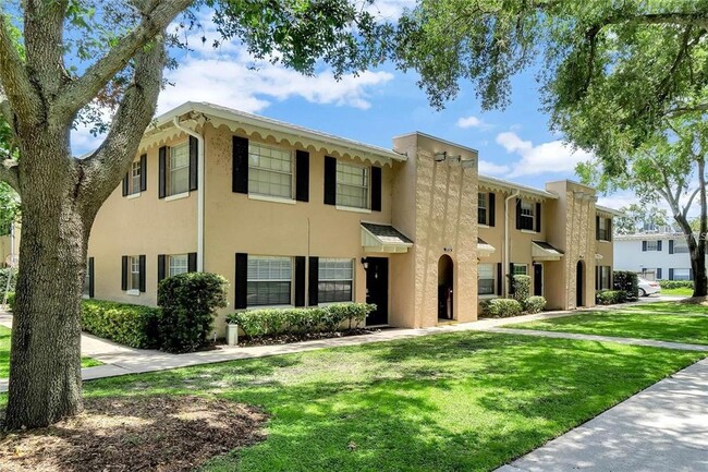 property at 3331 N Westmoreland Dr