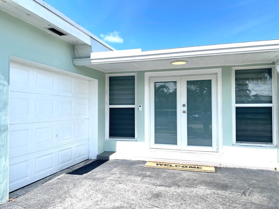 9631 NW 24th St in Sunrise, FL - Building Photo