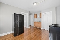 61 Johnson St, Unit 1 Left in Springfield, MA - Building Photo - Building Photo