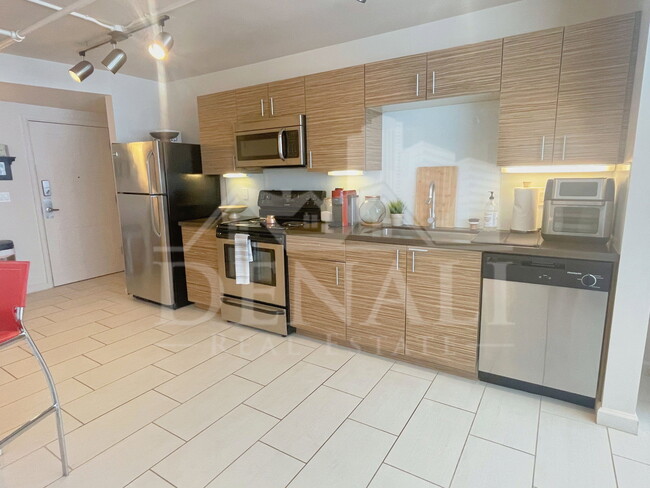 535 W Thomas Rd in Phoenix, AZ - Building Photo - Building Photo