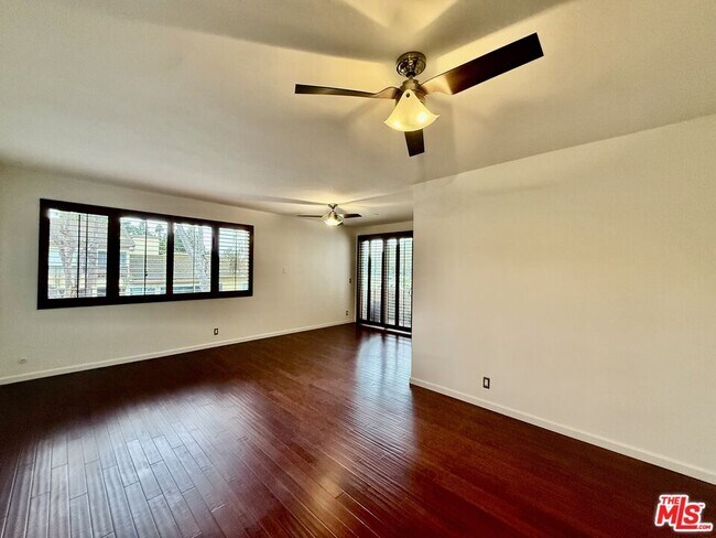 6174 Buckingham Pkwy in Culver City, CA - Building Photo - Building Photo