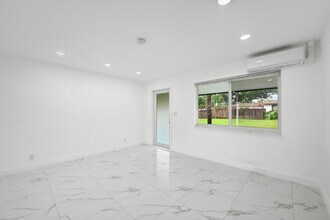 2308 NW 3rd Ave in Wilton Manors, FL - Building Photo - Building Photo