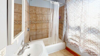 42 Alpine St in Boston, MA - Building Photo - Building Photo