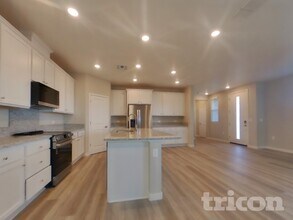 8224 Capital Delta St in Sacramento, CA - Building Photo - Building Photo