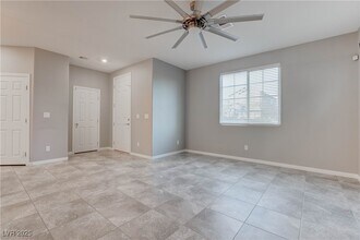 10673 Sariah Skye Ave in Las Vegas, NV - Building Photo - Building Photo