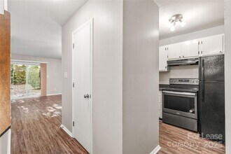 951 Hollywood St in Charlotte, NC - Building Photo - Building Photo