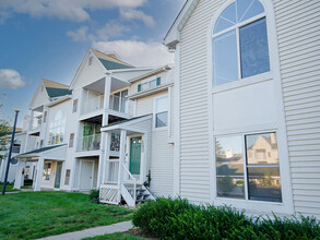 Drakes Pond Apartments in Kalamazoo, MI - Foto de edificio - Building Photo