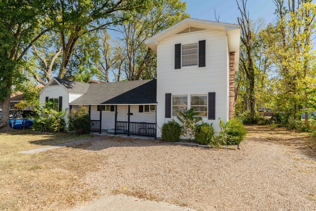 315 SW F St in Bentonville, AR - Foto de edificio