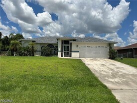 8397 Bahamas Rd in Ft. Myers, FL - Building Photo