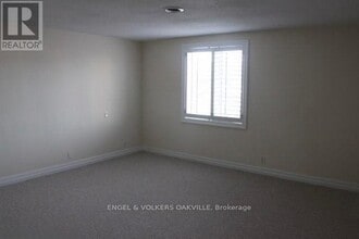 84 Reynolds St in Oakville, ON - Building Photo - Building Photo