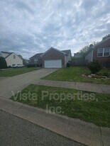 6917 Colrain Cir in Louisville, KY - Building Photo