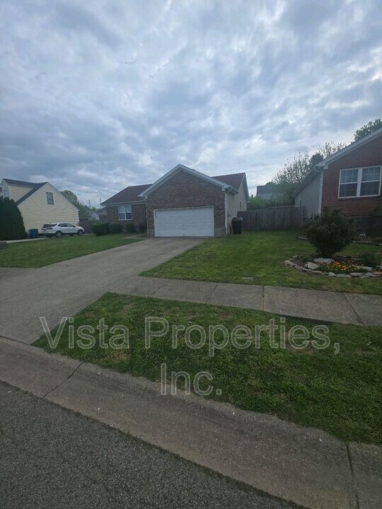 6917 Colrain Cir in Louisville, KY - Building Photo