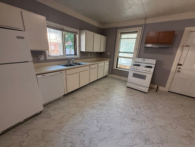 1915 University Ave, Unit #1 in Madison, WI - Foto de edificio - Building Photo