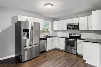 1232 Beverly Dr in Raleigh, NC - Foto de edificio - Building Photo