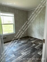 213 Dean Dr in New Kensington, PA - Building Photo - Building Photo