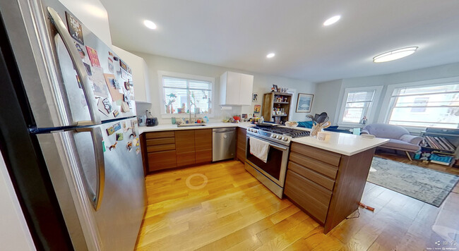 165 Boylston St, Unit 1 in Boston, MA - Building Photo - Building Photo