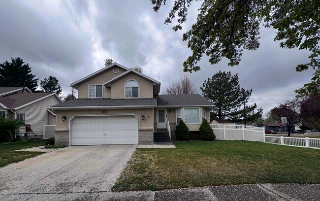 property at 8004 S Old Barn Dr