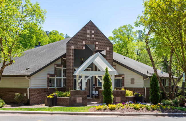 University Ridge Apartments in Durham, NC - Foto de edificio - Building Photo