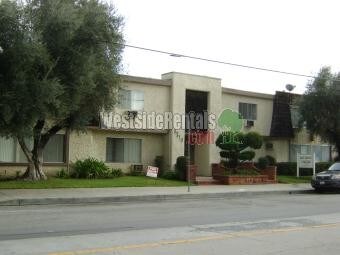 6310 Hazeltine Ave, Unit 208 in Van Nuys, CA - Building Photo