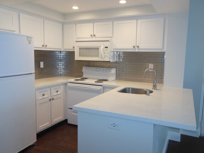 property at 718 Executive Center Dr