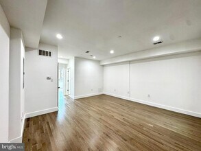 1231 Vine St, Unit 5 in Philadelphia, PA - Building Photo - Building Photo