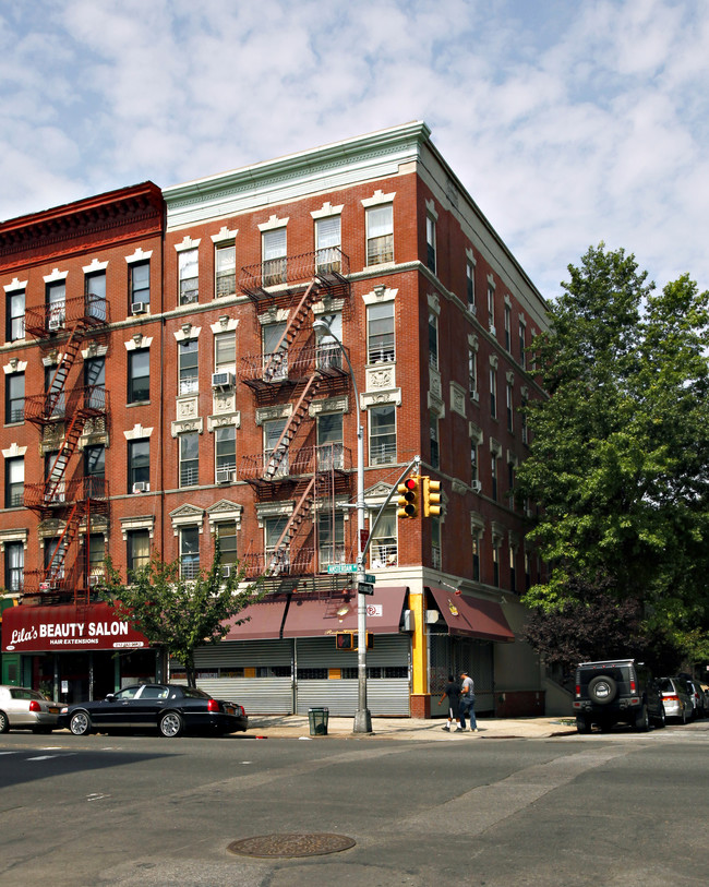 1974-1796 Amsterdam Ave in New York, NY - Foto de edificio - Building Photo