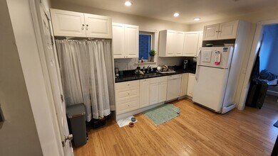 305 Chelsea St in Boston, MA - Building Photo - Building Photo