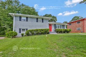 1607 W Austin Rd in Decatur, GA - Foto de edificio - Building Photo