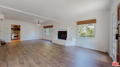 9000 Elevado Ave in West Hollywood, CA - Building Photo - Building Photo