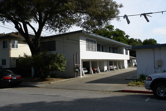 934 Crane St in Menlo Park, CA - Building Photo - Building Photo