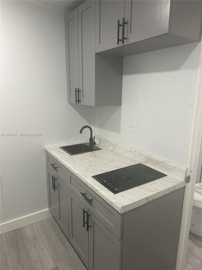 19215 NW 7th Ct in Miami, FL - Building Photo - Building Photo