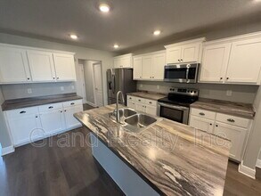 6265 Charred Oak Ln in Bellview, FL - Building Photo - Building Photo