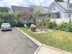 5 Clyde St, Unit 1 in Somerville, MA - Building Photo - Building Photo