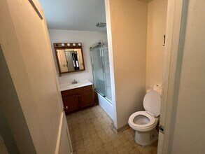 6364 Forward Ave in Pittsburgh, PA - Building Photo - Building Photo