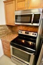 2000 NE 51st Ct, Unit 103 in Fort Lauderdale, FL - Building Photo - Building Photo