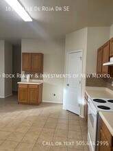 1619 Calle de Roja Dr SE in Rio Rancho, NM - Building Photo - Building Photo