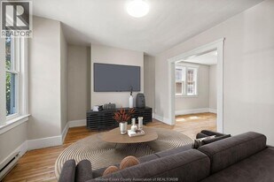 1107 Pelissier St in Windsor, ON - Building Photo