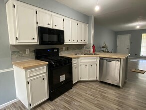 100 Norwood Dr in Georgetown, TX - Building Photo - Building Photo