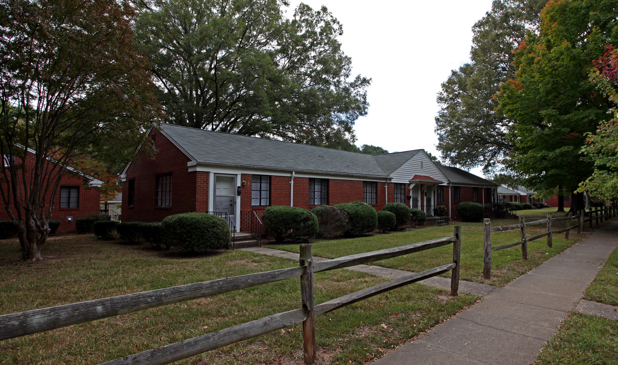 2101-2129 Weyland Ave in Charlotte, NC - Building Photo