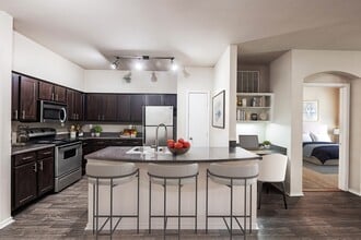 Allura Las Colinas in Irving, TX - Foto de edificio - Building Photo