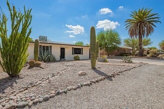 2754 N Cherry Ave in Tucson, AZ - Building Photo - Building Photo