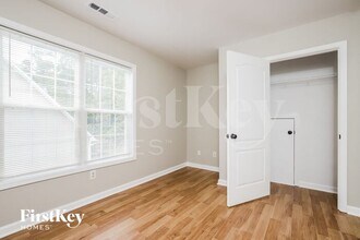2285 Glen Cove Way in High Point, NC - Building Photo - Building Photo