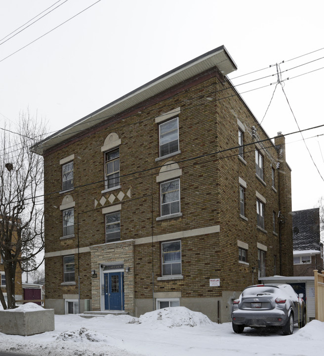 Lakeview Apartments in Ottawa, ON - Building Photo