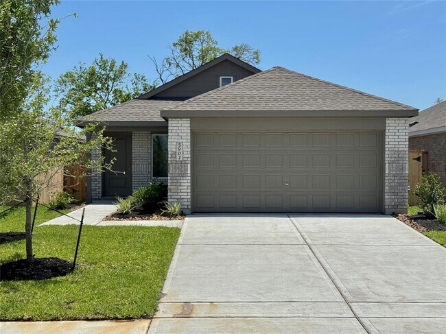 5902 Starling Dr